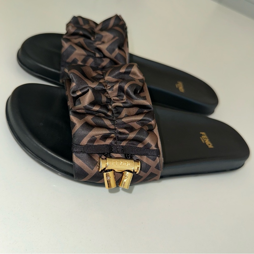 Fendi Slides - Picture 5 of 8